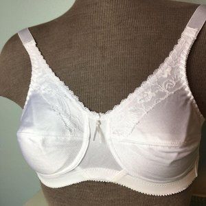 Trulife #W210 Mastectomy Bra White 36A